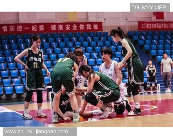 足球踢脚踝的风险与预防措施探讨如何保护运动员的安全与健康